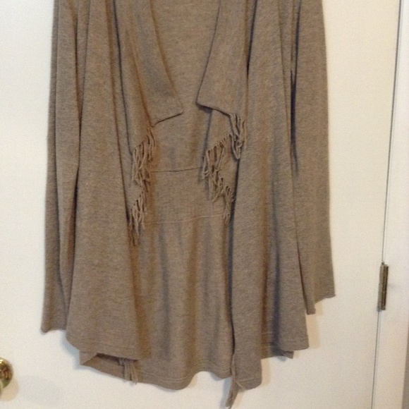C.LUCE  HEATHER BROWN SWEATER W/ FRINGED FRONT - Picture 2 of 4